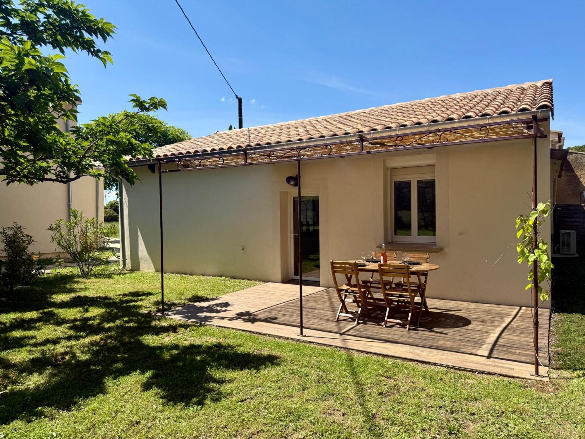 Maisonnette Avec Petite Foret Valréas Kültér fotó