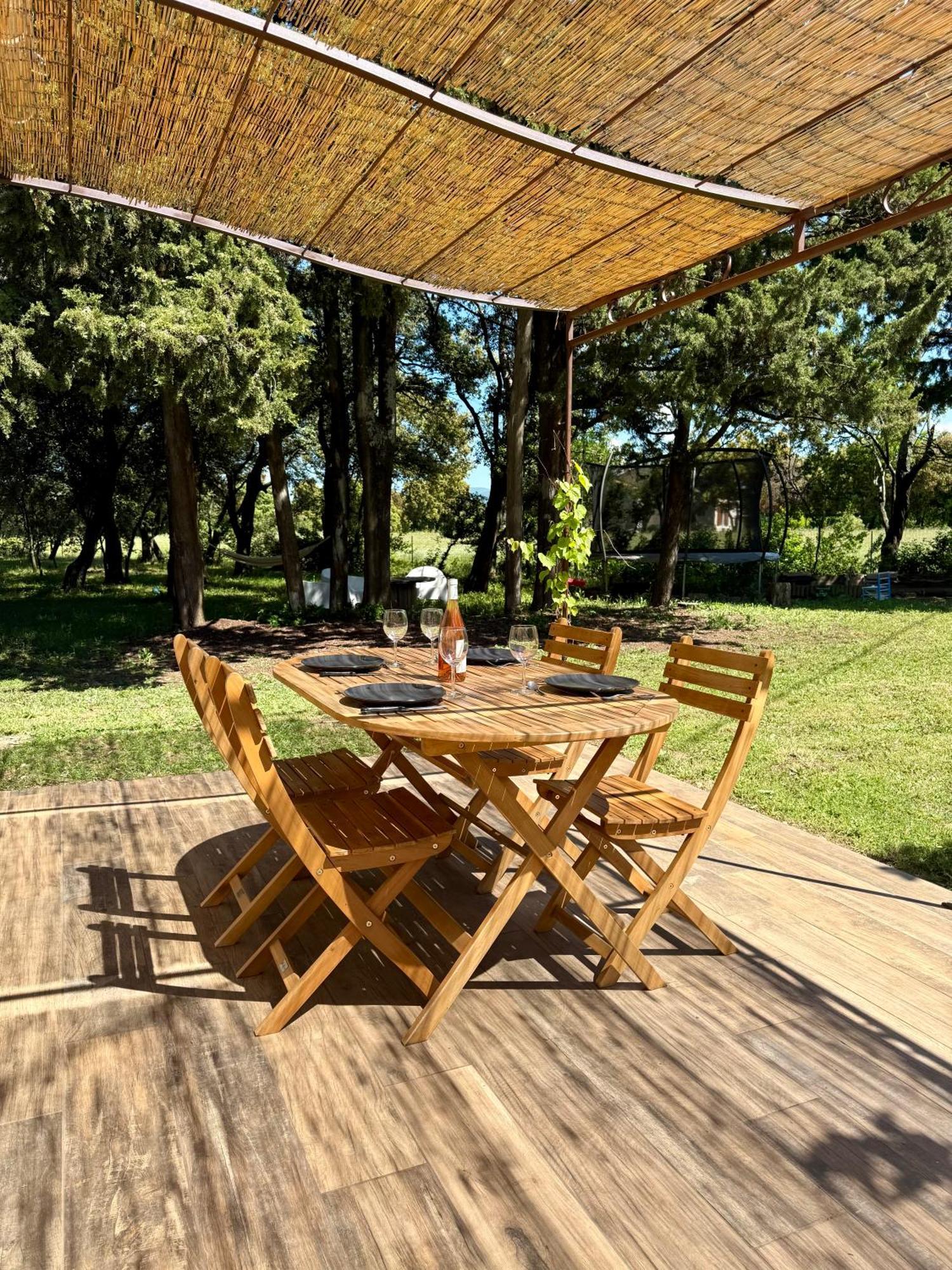 Maisonnette Avec Petite Foret Valréas Kültér fotó